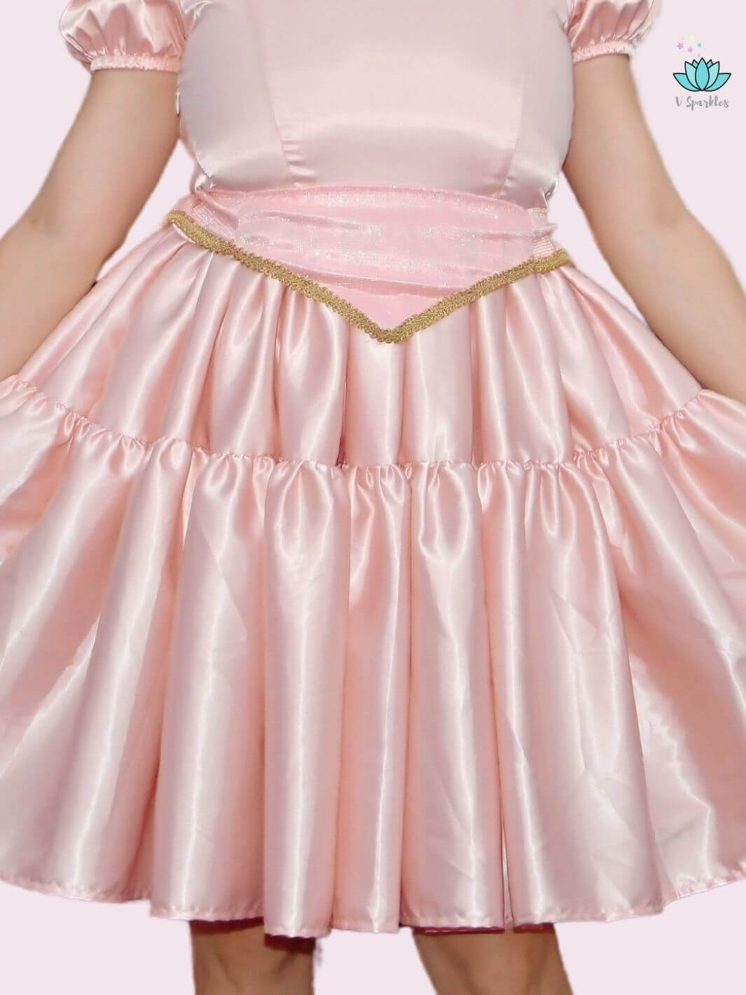 Sleeping Princess Dress-Up Overskirt for Women – Complete Aurora Transformation – Pair this beautiful pink and blue overskirt with any base dress for a full Sleeping Beauty-inspired transformation. Perfect for Disneybounding, Halloween parties, or holiday celebrations. Available in mid-size and plus-size options.