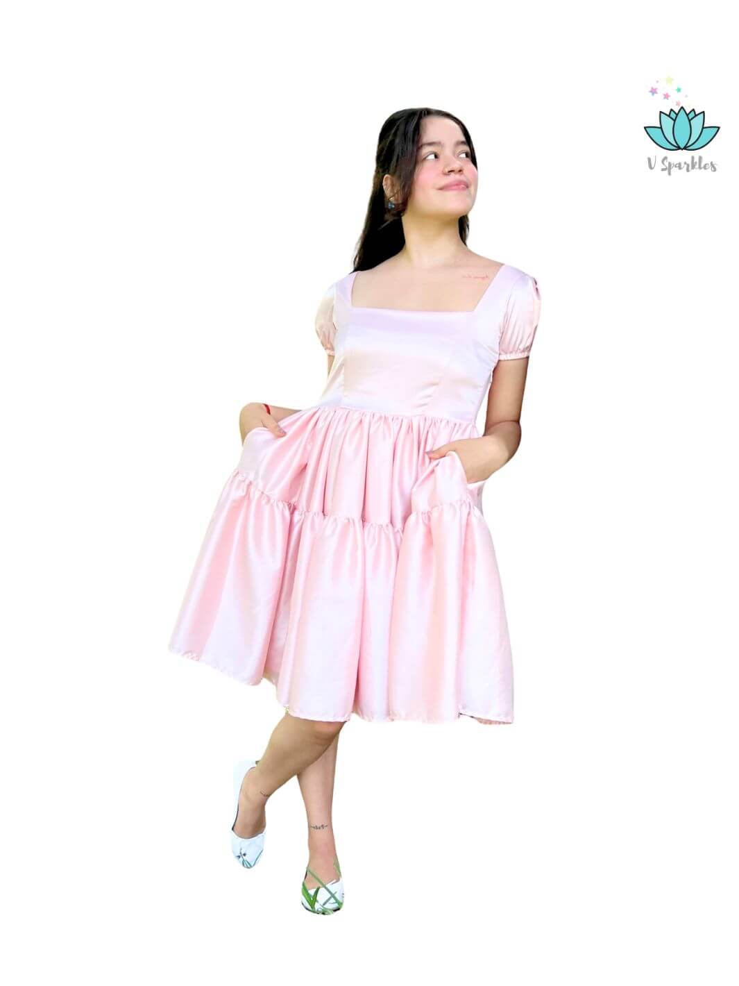 Aurora's Enchantment Dress for Women – Ideal for Disneybounding and Special Occasions – This Aurora-inspired pink and blue dress is perfect for special occasions, Halloween parties, or Disneybounding adventures. Available in mid-size and plus-size options.