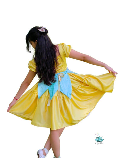 Lily Pad Princess The Frog Dress-Up Overskirt for Adults – Matching Mother and Daughter Outfit – Create a magical matching mother and daughter Disneybounding look with this Princess Tiana-inspired overskirt. Perfect for Halloween costumes, holiday events, or themed parties. Available in mid-size and plus-size options.