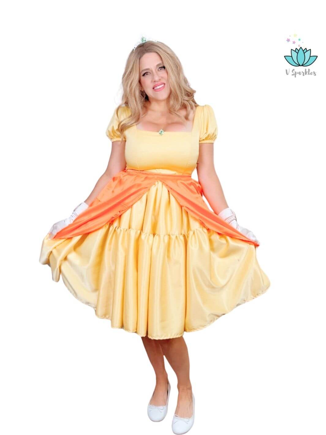 Yellow Princess Video Game Dress Set for Adults – Ideal for Disneybounding and Halloween Events – This Princess Peach-inspired yellow dress set is perfect for adults attending Disneybounding adventures, Halloween parties, or themed gatherings. Available in mid-size and plus-size options.