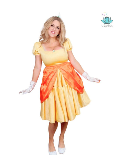 Yellow Princess Video Game Dress Set for Adults – Matching Mother and Daughter Outfit – Create a magical matching mother and daughter Disneybounding look with this Princess Peach-inspired yellow dress set. Perfect for Halloween costumes or themed events. Available in mid-size and plus-size options.