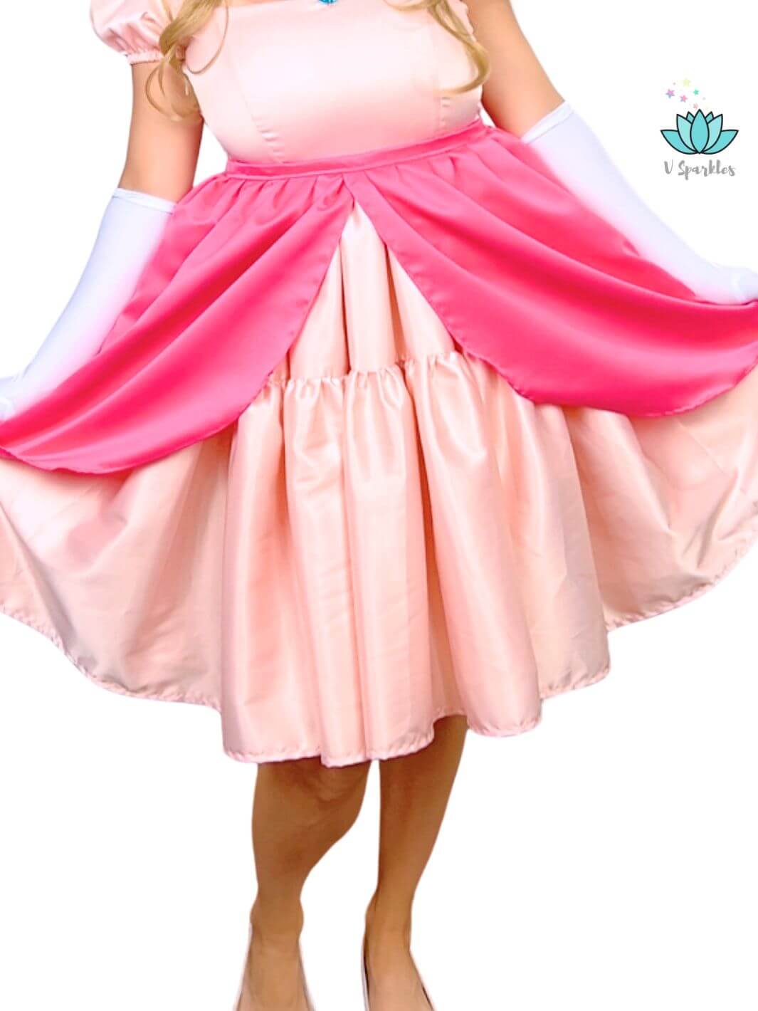 Pink Princess Dress Set for Women – Easy Princess Peach Costume Transformation – This stunning pink dress set offers an easy transformation into Princess Peach, perfect for Disneybounding or Halloween parties. Available in mid-size and plus-size options.