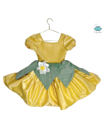 Lily Pad Princess The Frog Dress-Up Overskirt for Kids – Ideal for Dress-Up and Special Occasions – This magical Princess Tiana-inspired overskirt is perfect for toddlers and young girls attending Disneybounding adventures, holiday events, or birthday celebrations.